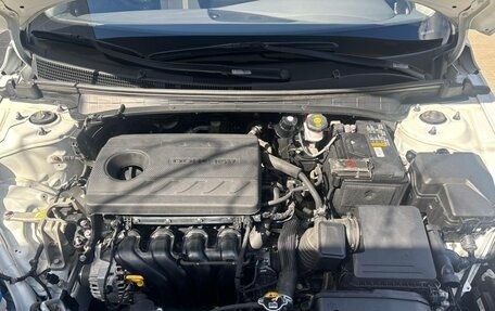 Hyundai Elantra, 2021 год, 1 850 000 рублей, 11 фотография