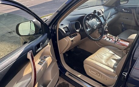Toyota Highlander III, 2011 год, 1 600 000 рублей, 9 фотография