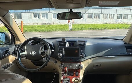 Toyota Highlander III, 2011 год, 1 600 000 рублей, 11 фотография