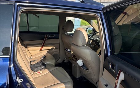 Toyota Highlander III, 2011 год, 1 600 000 рублей, 18 фотография