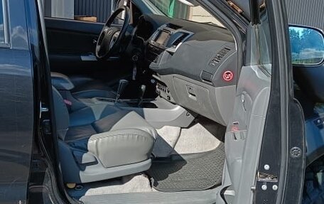 Toyota Hilux VII, 2011 год, 3 575 000 рублей, 13 фотография