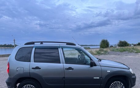 Chevrolet Niva I рестайлинг, 2011 год, 470 000 рублей, 2 фотография
