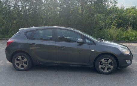 Opel Astra J, 2011 год, 630 000 рублей, 3 фотография