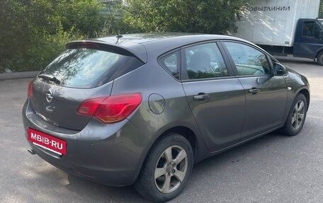 Opel Astra J, 2011 год, 630 000 рублей, 5 фотография