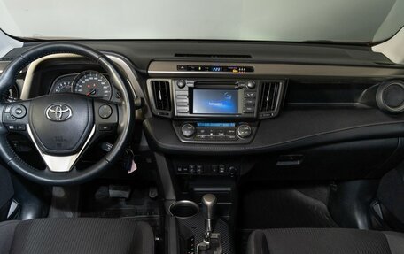 Toyota RAV4, 2015 год, 2 200 000 рублей, 7 фотография