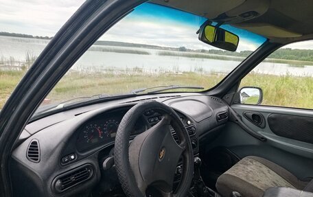 Chevrolet Niva I рестайлинг, 2004 год, 195 000 рублей, 9 фотография