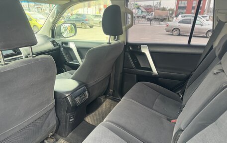 Toyota Land Cruiser Prado 150 рестайлинг 2, 2017 год, 4 490 000 рублей, 12 фотография