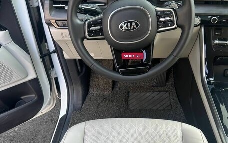 KIA Carnival, 2021 год, 2 770 000 рублей, 16 фотография