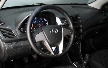 Hyundai Solaris II рестайлинг, 2014 год, 800 000 рублей, 5 фотография