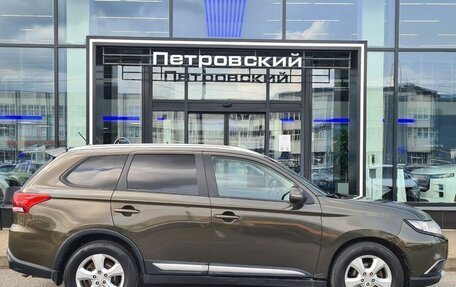 Mitsubishi Outlander III рестайлинг 3, 2016 год, 1 270 000 рублей, 4 фотография