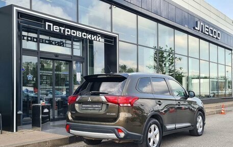 Mitsubishi Outlander III рестайлинг 3, 2016 год, 1 270 000 рублей, 5 фотография