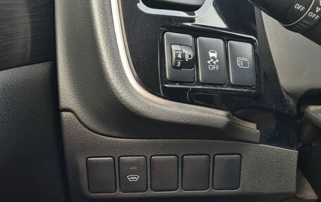 Mitsubishi Outlander III рестайлинг 3, 2016 год, 1 270 000 рублей, 16 фотография