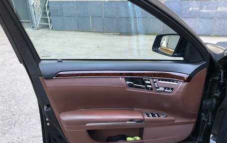 Mercedes-Benz S-Класс, 2012 год, 1 600 000 рублей, 24 фотография