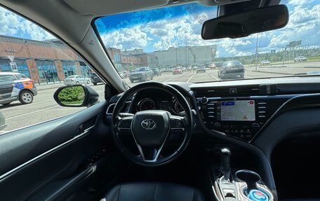 Toyota Camry, 2018 год, 2 700 000 рублей, 9 фотография