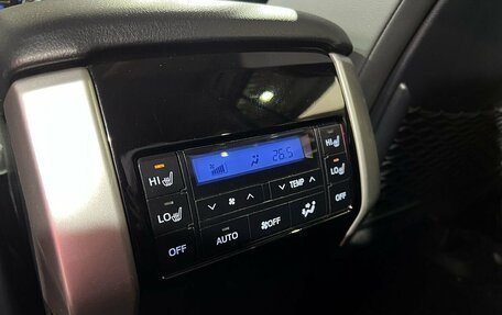 Toyota Land Cruiser Prado 150 рестайлинг 2, 2021 год, 6 600 000 рублей, 17 фотография