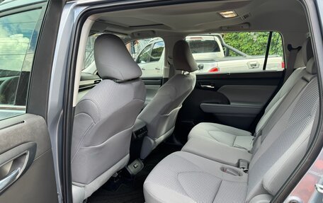 Toyota Highlander, 2022 год, 6 400 000 рублей, 13 фотография