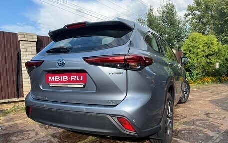 Toyota Highlander, 2022 год, 6 400 000 рублей, 6 фотография