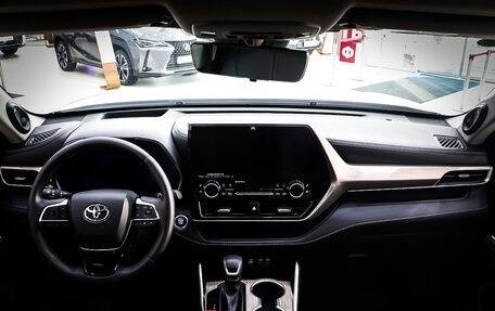 Toyota Highlander, 2025 год, 5 890 000 рублей, 9 фотография