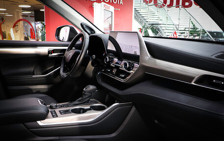 Toyota Highlander, 2025 год, 5 890 000 рублей, 17 фотография