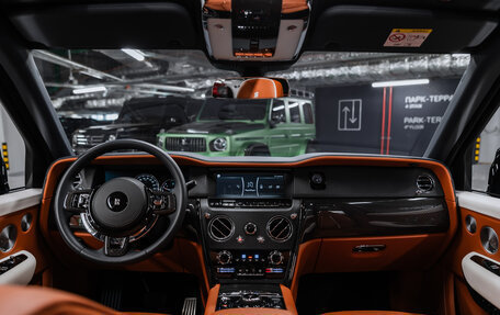 Rolls-Royce Cullinan, 2023 год, 52 500 000 рублей, 2 фотография
