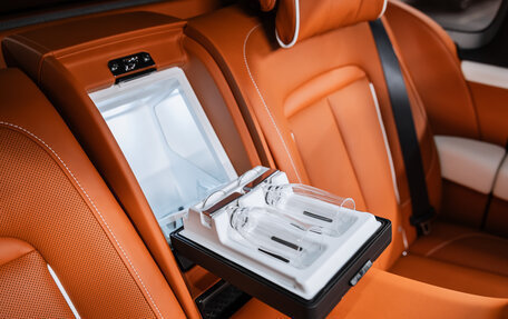 Rolls-Royce Cullinan, 2023 год, 52 500 000 рублей, 27 фотография