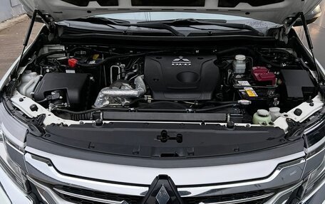 Mitsubishi Pajero Sport III рестайлинг, 2017 год, 2 550 000 рублей, 8 фотография