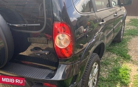 Chevrolet Niva I рестайлинг, 2012 год, 530 000 рублей, 4 фотография