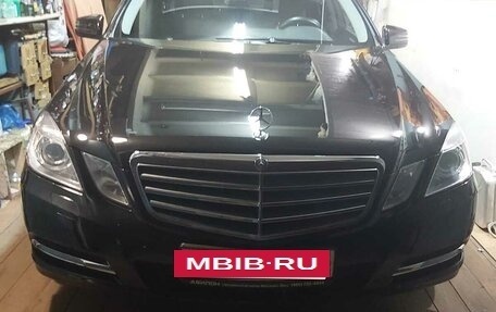 Mercedes-Benz E-Класс, 2011 год, 2 300 000 рублей, 4 фотография
