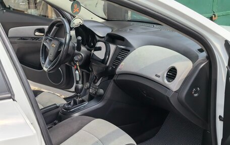 Chevrolet Cruze II, 2012 год, 800 000 рублей, 24 фотография