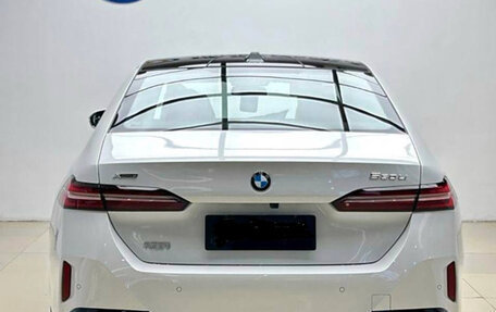 BMW 5 серия, 2025 год, 6 490 000 рублей, 4 фотография