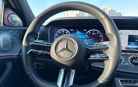 Mercedes-Benz E-Класс, 2022 год, 4 250 000 рублей, 6 фотография