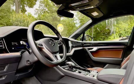 Volkswagen Touareg III, 2019 год, 5 700 000 рублей, 6 фотография