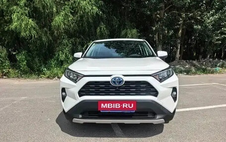 Toyota RAV4, 2022 год, 2 824 000 рублей, 2 фотография