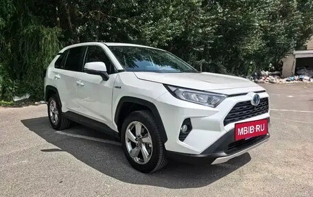 Toyota RAV4, 2022 год, 2 824 000 рублей, 3 фотография