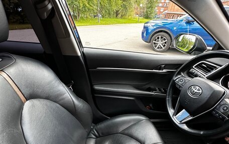 Toyota Camry, 2018 год, 3 000 000 рублей, 5 фотография
