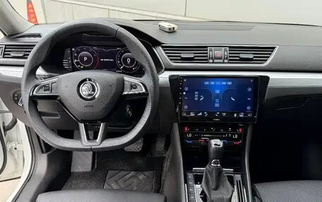 Skoda Superb III рестайлинг, 2022 год, 2 110 000 рублей, 7 фотография