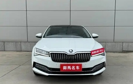 Skoda Superb III рестайлинг, 2022 год, 2 110 000 рублей, 3 фотография