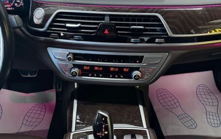 BMW 7 серия, 2017 год, 6 800 000 рублей, 9 фотография