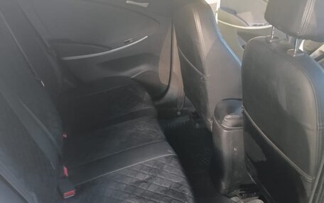 Hyundai Solaris II рестайлинг, 2013 год, 650 000 рублей, 17 фотография