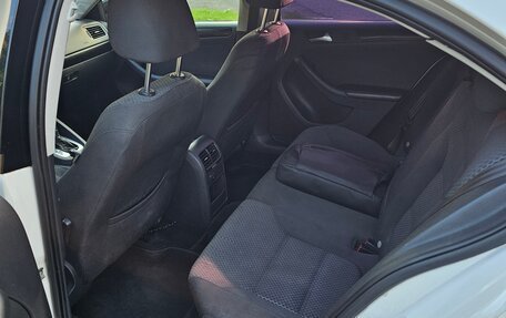 Volkswagen Jetta VI, 2012 год, 980 000 рублей, 6 фотография