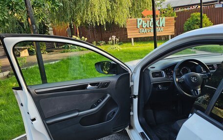 Volkswagen Jetta VI, 2012 год, 980 000 рублей, 10 фотография
