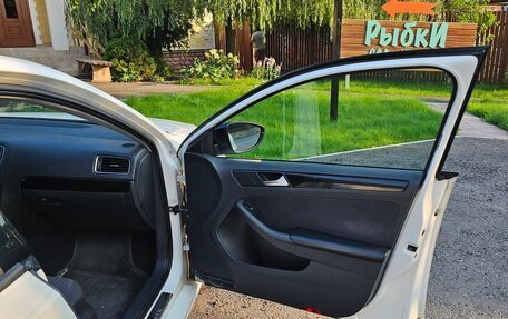 Volkswagen Jetta VI, 2012 год, 980 000 рублей, 14 фотография
