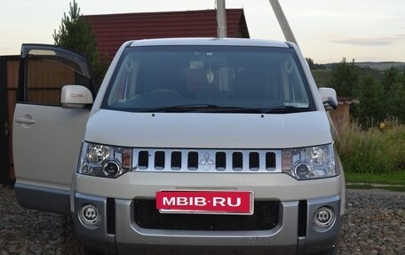 Mitsubishi Delica D:5 I, 2013 год, 2 500 000 рублей, 2 фотография