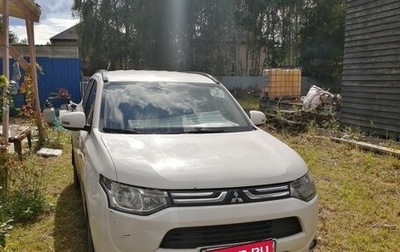 Mitsubishi Outlander III рестайлинг 3, 2013 год, 1 890 000 рублей, 1 фотография