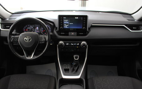Toyota RAV4, 2021 год, 3 470 000 рублей, 14 фотография
