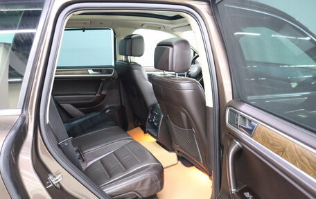Volkswagen Touareg III, 2011 год, 1 630 000 рублей, 16 фотография