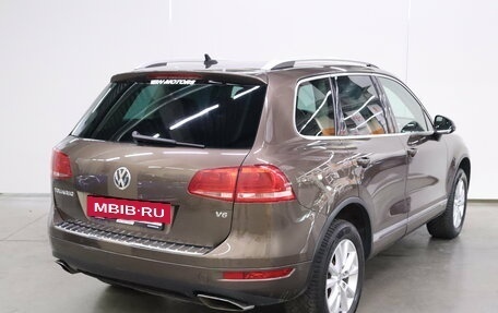 Volkswagen Touareg III, 2011 год, 1 630 000 рублей, 3 фотография