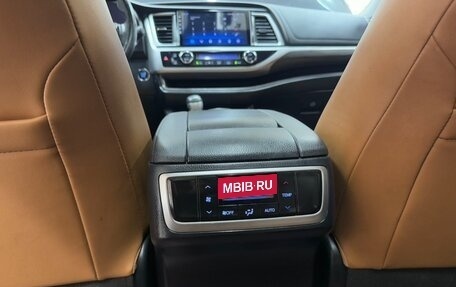 Toyota Highlander III, 2021 год, 3 527 000 рублей, 18 фотография
