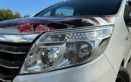 Toyota Noah III, 2014 год, 2 030 000 рублей, 9 фотография