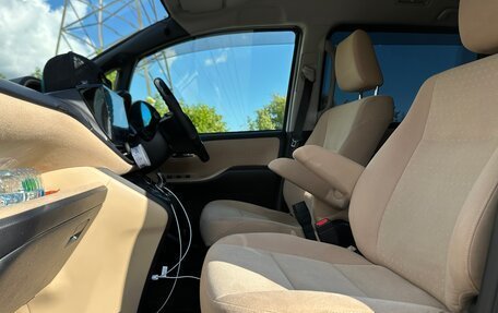 Toyota Noah III, 2014 год, 2 030 000 рублей, 16 фотография